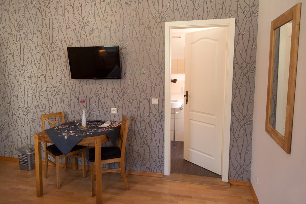 Dooscht Gaestehaus Reichshof Kröv Exteriör bild